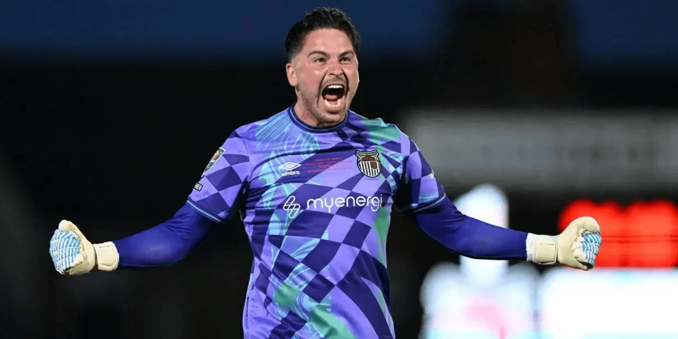 Grimsby Keeper Pym: I’m a Manchester United Fan, So I’m Feeling a Bit Conflicted Right Now