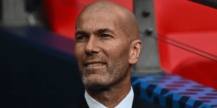 زيدان يسترجع الذكريات بحنين: يشتاق لشغف كرة القدم التقليدية ويطمح لتدريب فرنسا مستقبلاً