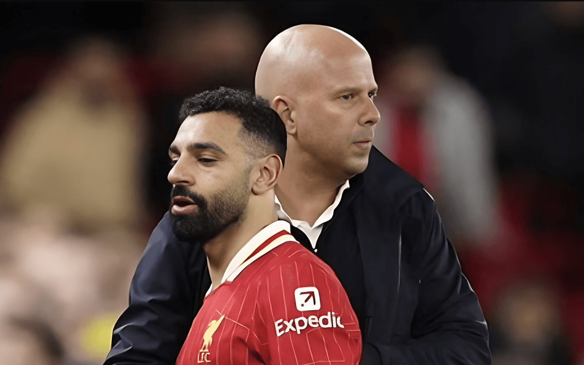 سلوت يتلقى دعمًا كاملاً من قيادة ليفربول؛ صلاح قد يُستبعد تمامًا هذا الأسبوع