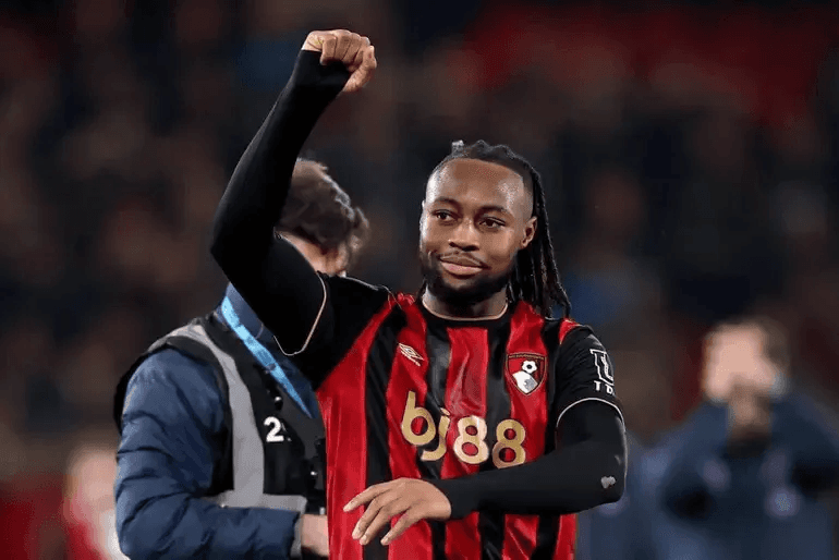 मैनचेस्टर सिटी सेमेन्यो के लिए £62.5 मिलियन निश्चित शुल्क और £1.5 मिलियन एड-ऑन का भुगतान करता है, जिसमें 10% सेल-ऑन क्लॉज शामिल है