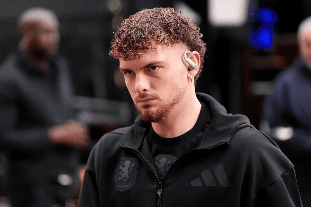 लिवरपूल और विला ने एलियट के खरीद अधिकार को रद्द करने के लिए बातचीत शुरू की! विंगर को अधिक खेलने का समय देने के लिए!