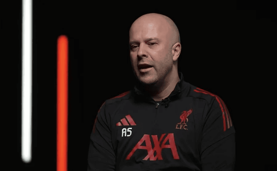 €450M ट्रांसफर बम! लिवरपूल बॉस स्लॉट ने फैंस को हैरान किया – गर्मियों के खर्च के केवल €250M ही वास्तव में उपयोग योग्य, चोट संकट के बीच!