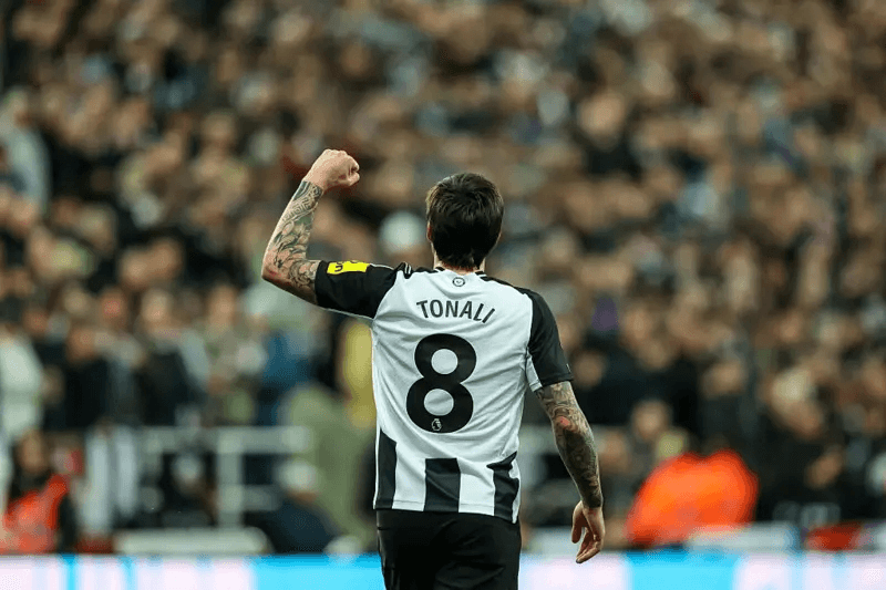 نيوكاسل يطالب برسوم إيساكية بـ125 مليون جنيه إسترليني لتونالي! يوفنتوس مستبعد فوراً!